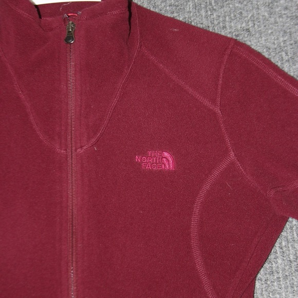 The North Face TKA 100 Fleece Jacket Womens S Burgundy Full Zip Lightweight - Picture 2 of 7